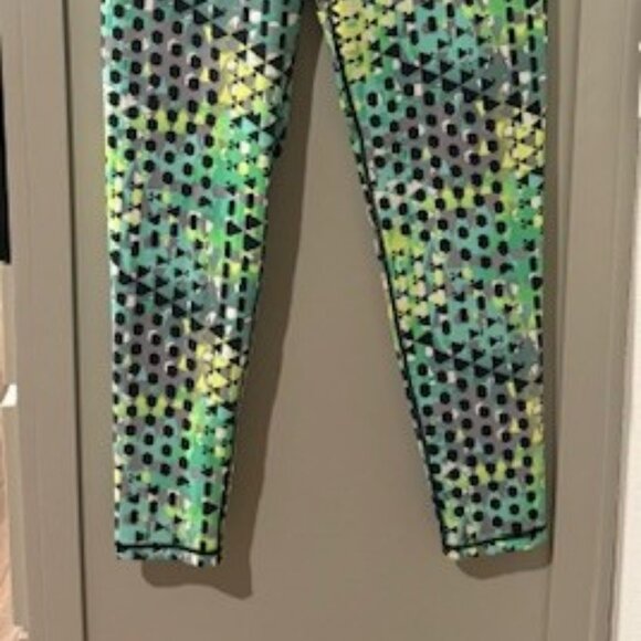 VICTORIA'S SECRET Sport Knockout Leggings - Picture 4 of 10